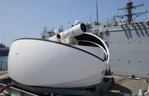 Amerykanie wprowadzają broń laserową na okręty. Sci-fi coraz bliżej?