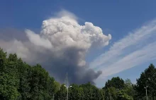 Niezwykła chmura powstała w wyniku pożaru składowiska śmieci pod Zgierzem