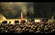 Zobacz do czego polska publiczność namówiła wokalistę zespołu Sabaton.