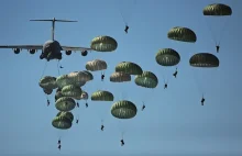 Rosyjscy spadochroniarze ćwiczyli desant na Krymie. Dwóch utonęło
