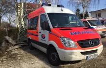 Okradli i uszkodzili Ambulans.