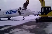 Wkurzony pracownik niszczy samolot z powodu zwolnienia