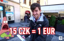 Chłopak ostrzega turystów w Pradze przed wymianą euro w kantorze