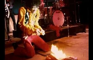 Legendarne zdjęcia - Jimi Hendrix podpala gitarę, fotografuje Jim Marshall