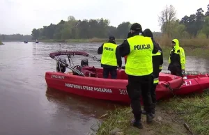 Nagroda Darwina: Uciekając policji, wskoczył w kajdankach do Warty.