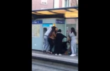 Nowy trend we Francji - imigrantki atakują francuskie dziewczyny w sukienkach
