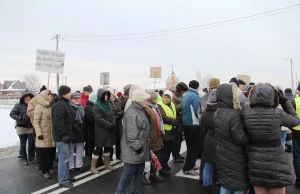 Pamiętacie budowlę z kostki w Gorzycach? Protest o budowę chodnika.