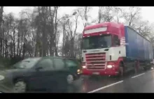 Kolizja Mazda 323 vs Bus Citroen