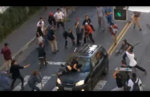 Samochód wjeżdża w tłum deskorolkarzy obchodzących Skate Day w Brazylii