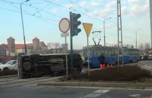 Kraków: Zderzenie karetki i autobusu na Rondzie Grunwaldzkim