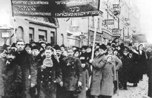Żydzi w pierwszych dniach wojny w Polsce witali Niemców i Sowietów...