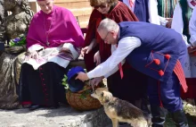Jak pies porwał kiełbasę z wielkanocnego koszyka biskupa Mariana
