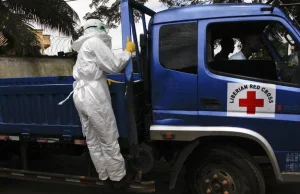 Zaraziła się ebolą, mimo kompletnego stroju ochronnego