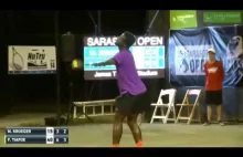 Mecz tenisistów zakłóciła głośno "bawiąca się" para
