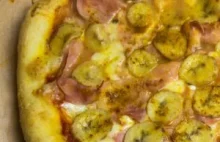 Pizza Africana z bananem, curry i szynką - takiej pizzy jeszcze nie jadłeś!