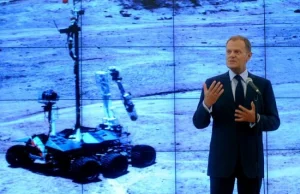 Tusk u konstruktorów: Fajnie być premierem w czasach, gdy... - Polska - Fakty...