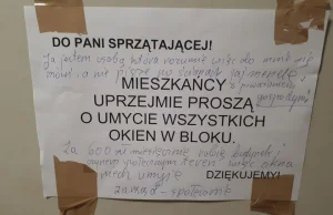 Szlachta poucza Panią zajmującą się sprzątaniem....