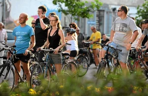 Policja zatrzymała tysiące pijanych kierujących. Ilu z nich prowadziło.. rower?