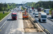 Autostrada A2: Kierowcy rzucają butelkami z moczem w robotników