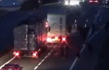 Imigranci w Calais, ranili kierowcę w oko, zniszczyli ciężarówkę, a...