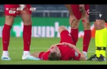 Kibic wbiega na murawę podczas meczu Izrael - Polska