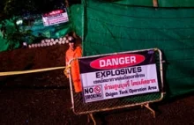 Tajlandia - Ratownicy zaczynają ewakuować młodych piłkarzy z jaskini