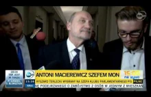 Śmieszek Macierewicz vs TVN24 :D