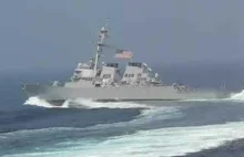 Błyskawiczny zwrot niszczyciela US Navy