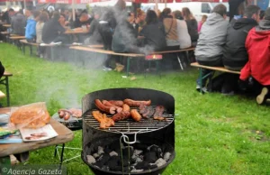 Wielkie grillowanie urzędników. Z golonką duszoną w piwie