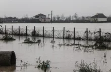 13 ofiar powodzi we Francji. W ciągu nocy spadło tyle deszczu, co w ciągu...