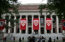 Harvard zakazuje klubów jednopłciowych