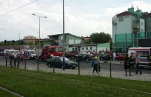 Karambol w Krakowie. Tir staranował kilkanaście aut i uciekł.