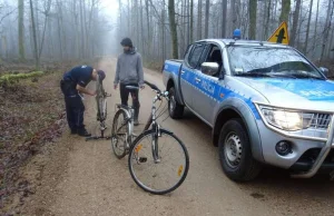 Policja zatrzymuje rowerzystów i wlepia mandaty. To wszystko na trasie GreenVelo