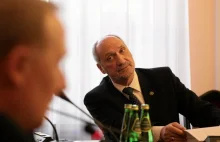 Obrady Komisji Obrony Narodowej w Sejmie. Antoni Macierewicz o Stefanie...