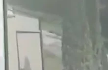 Filmik z wypadku w którym samochód podczas egzaminu uderzył pociąg