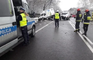 Rodzice 4 letniej dziewczynki zginęli w wypadku samochodowym w Polsce.