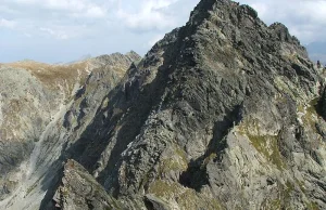 Tatry. Ojciec z 5-latkiem utknał na Orlej Perci