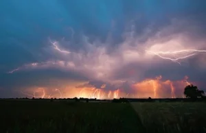 "Krzyk nieba..." - niesamowite zdjęcie burzy
