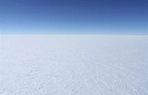 Życie odcięte od świata przez 2,8 tysiąca lat odkryto w polarnym jeziorze.