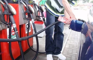 Za benzynę płacimy więcej niż Niemcy i Francuzi