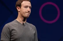 Tim Cook określił użytkowników Facebooka "produktem". Mark Zuckerberg mu...