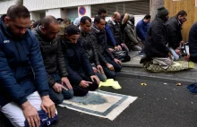 Francja zakaże muzułmanom modlitw na ulicy