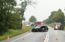 Zwłoki dziecka znalezione w samochodzie po wypadku. Zostało zabite nożem