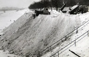 Kiedyś to były zimy. Tak wyglądał sparaliżowany Poznań w 1979 r.
