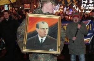 Ukraina - W Kijowie odlano ze złota popiersie Bandery