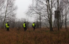 Matka chciała utopić swoje dzieci w rzece. Policjanci zdążyli