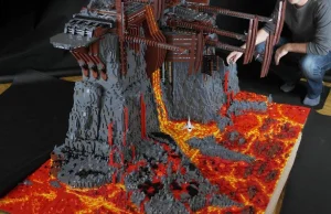 Baza na planecie Mustafar z STAR WARS E III zbudowane z klocków LEGO