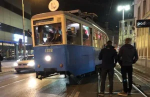 Tramwaje stanęły w centrum. Wykoleił się tramwaj turystyczny