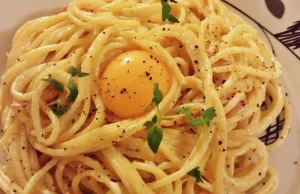 Spaghetti carbonara - - Przepisy kulinarne na miarę Twoich potrzeb