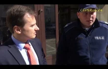 Tomasz Sommer (KORWiN) wylegitymowany przez policję po konferencji prasowej